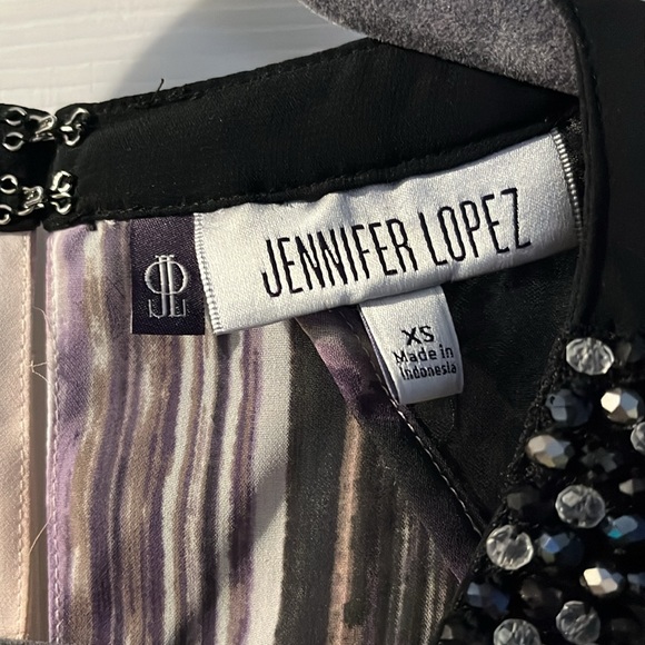 Jennifer Lopez Flowy Top - Picture 3 of 6